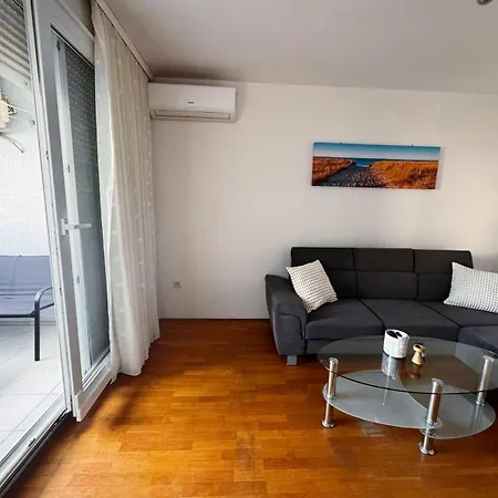 Apartman Jin شقة سبليت