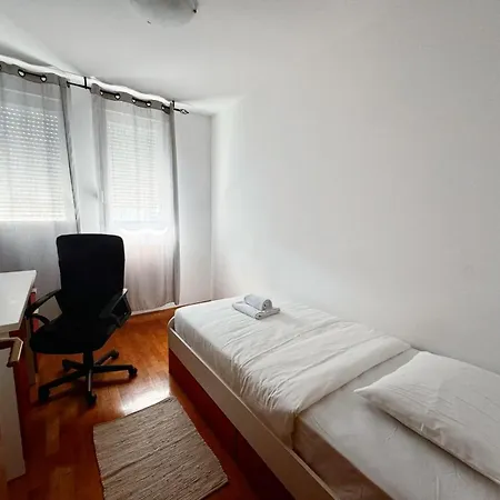 公寓 Apartman Jin